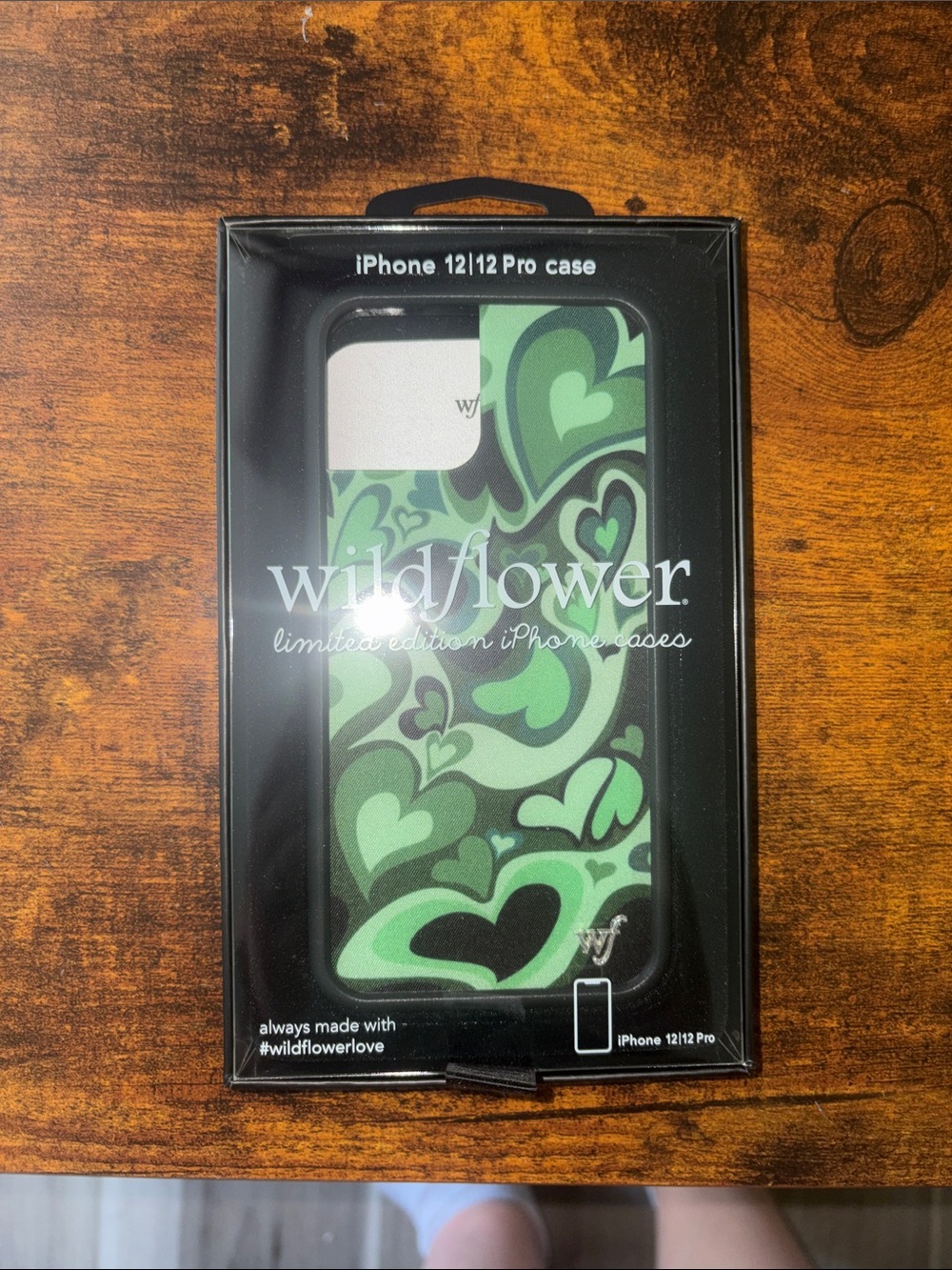 Wildflowers iPhone 12/12 Pro Case - Green Heart Pattern